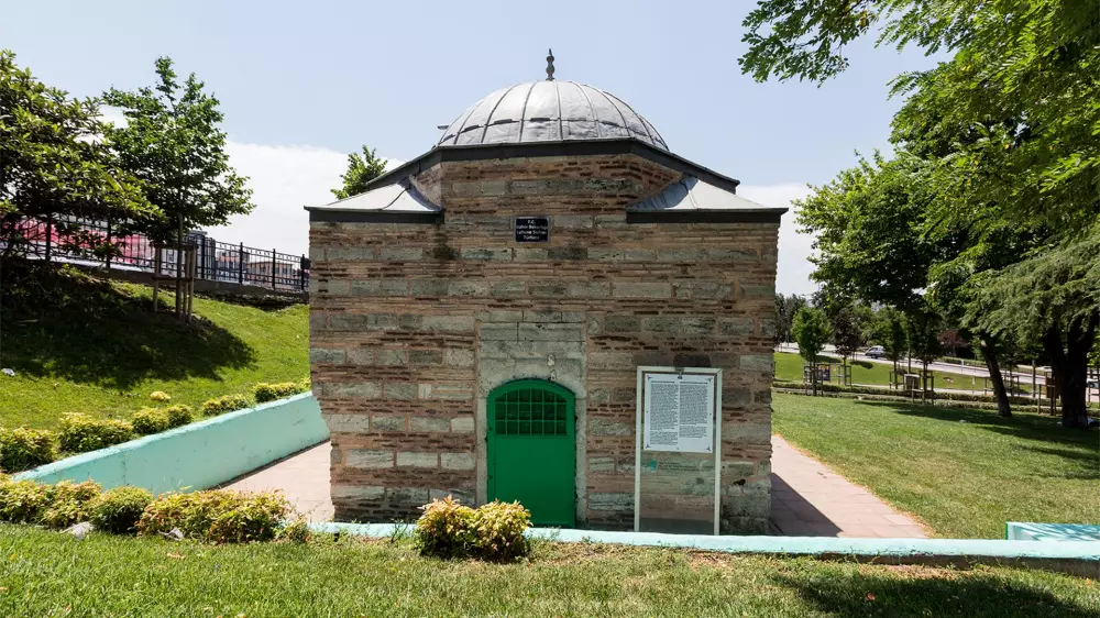 Lohusa Sultan Tomb