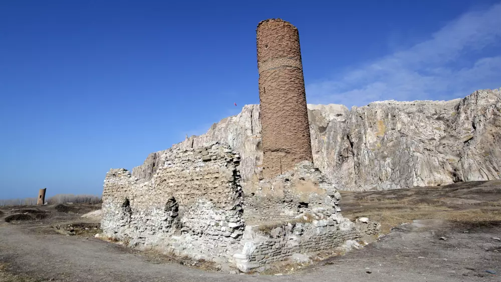 Kızıl Minareli Camii