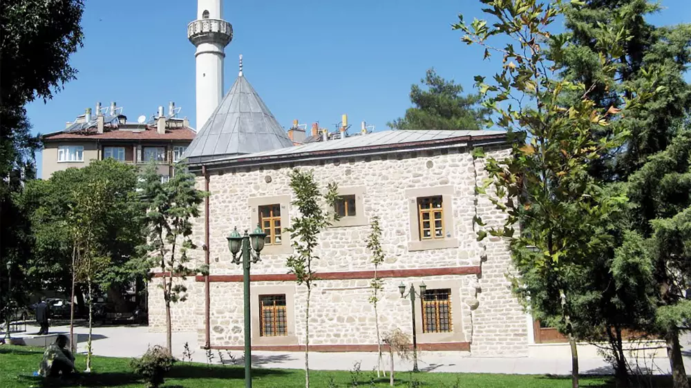 Şems-i Tebrizi Denkmal und Moschee