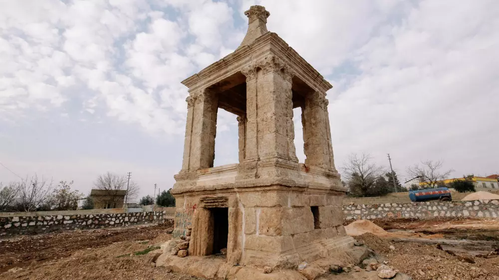 Hisar Mausoleum