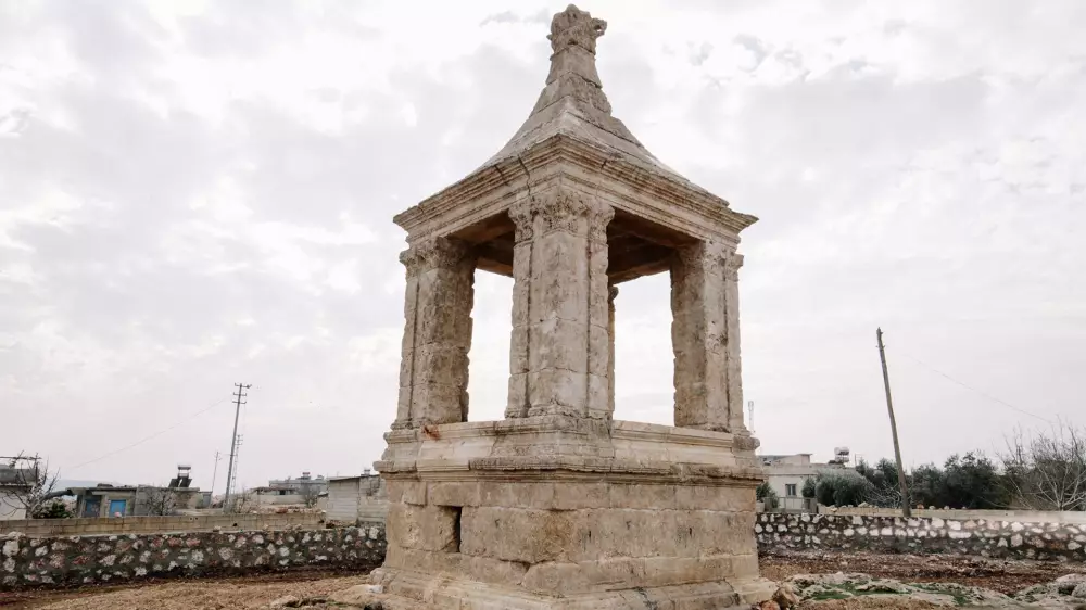 Hisar Mausoleum