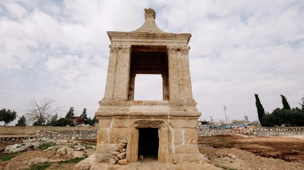 Hisar Mausoleum