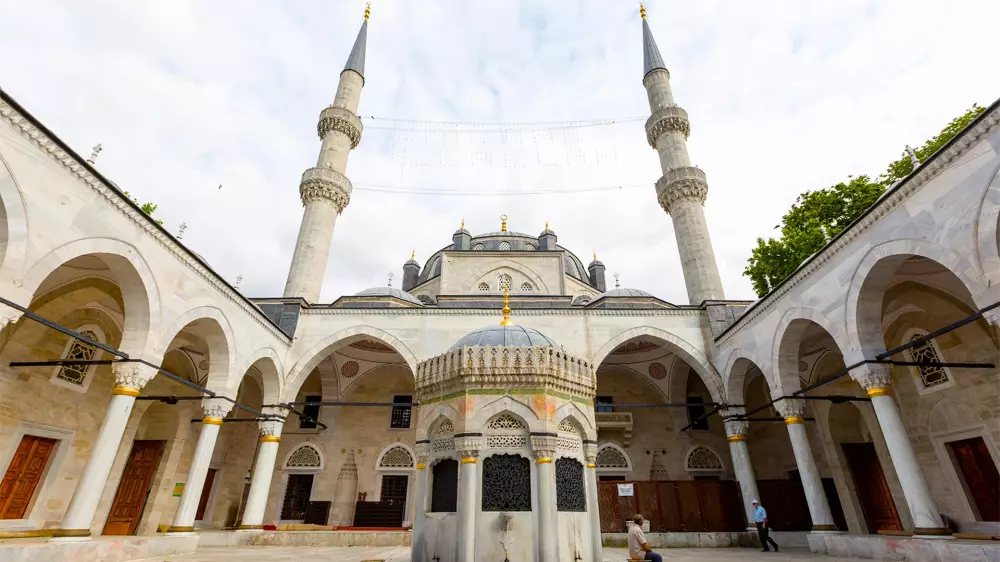 Die Neue Valide Moschee