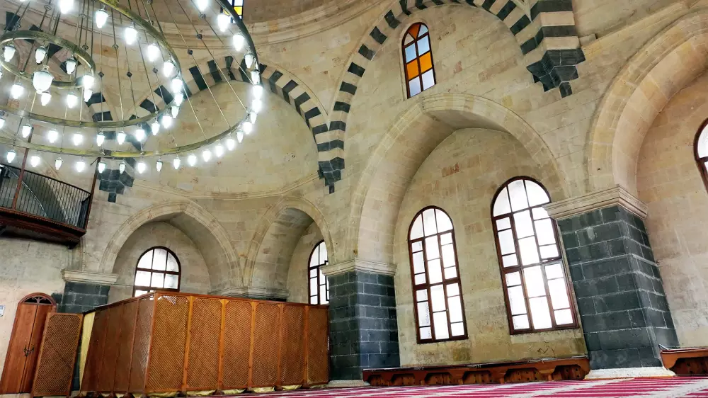 Alaüddevle Moschee