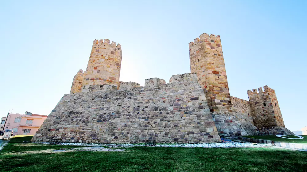 Çandarlı Castle