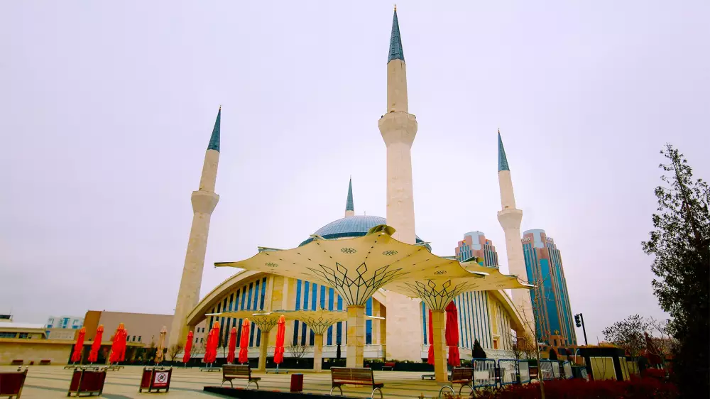 Ahmet Hamdi Akseki Camii