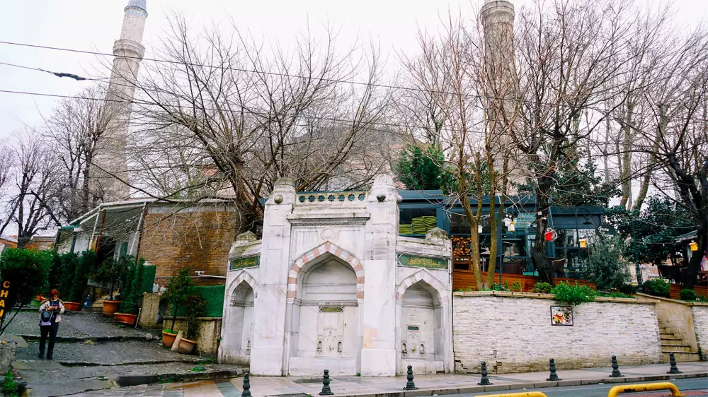 Drei-Seiten-Brunnen der Hagia Sophia 