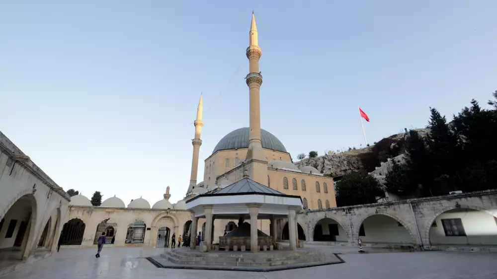 Мечеть Мевлид-И Халил-Дергах