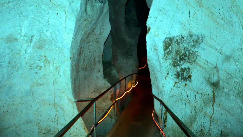Oylat Mağarası