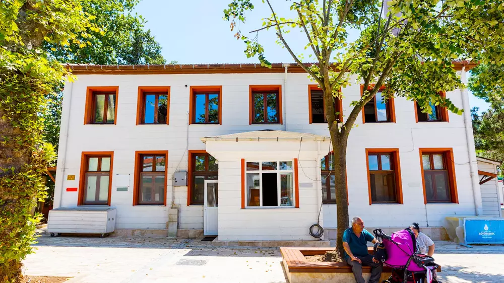 Kanlıca İskender Paşa Camii ve Türbesi