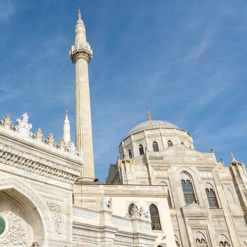 Pertevniyal Valide Sultan Camii