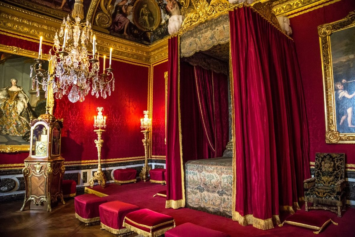 Palace Of Versailles - A Dazzling Example Of Royal Splendor