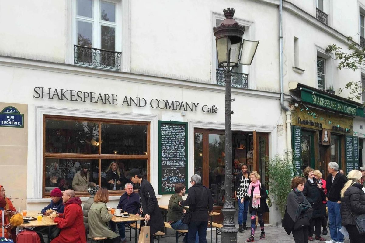 Shakespeare and Company Café