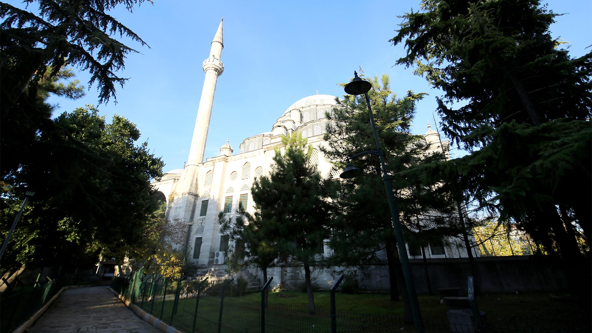 Hekimoğlu Ali Paşa Camii