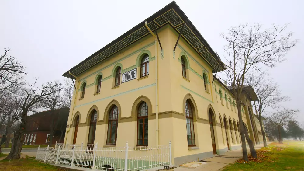 Der Karaağaç Bahnhof