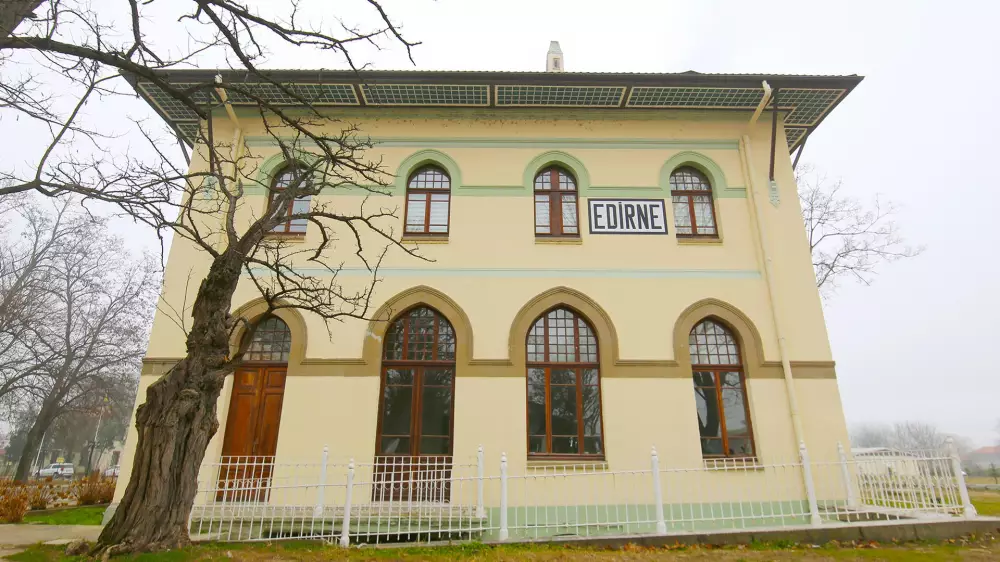 Der Karaağaç Bahnhof