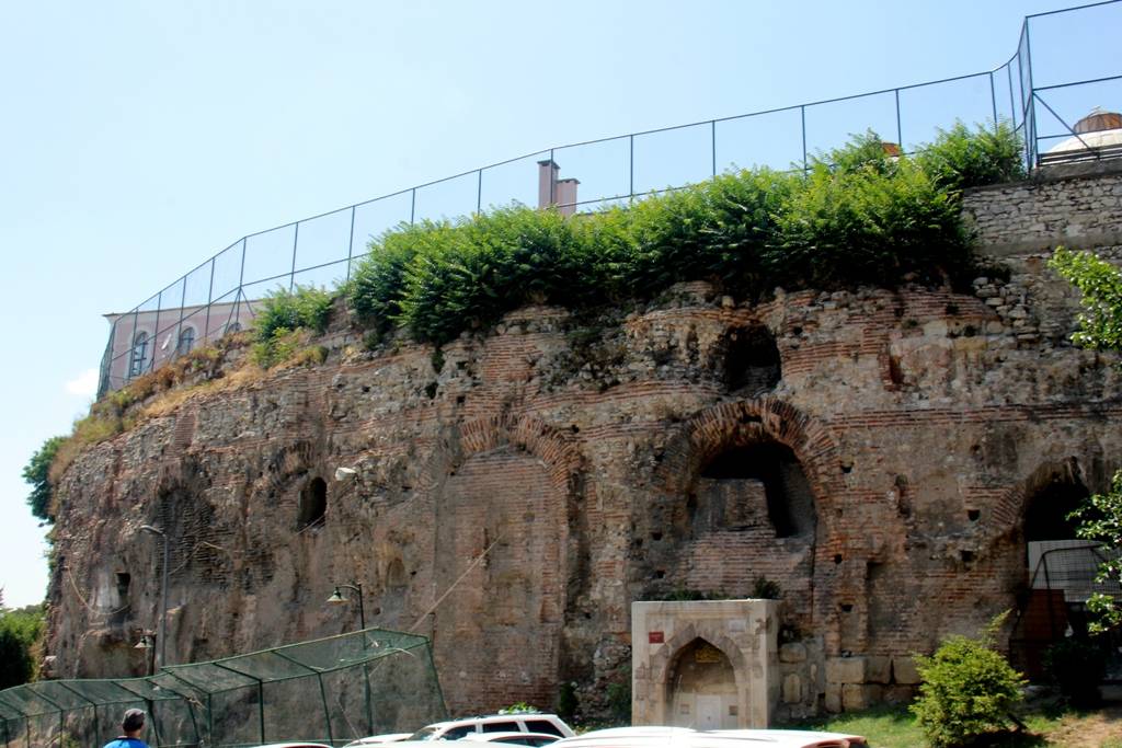 Sphendone Duvarı