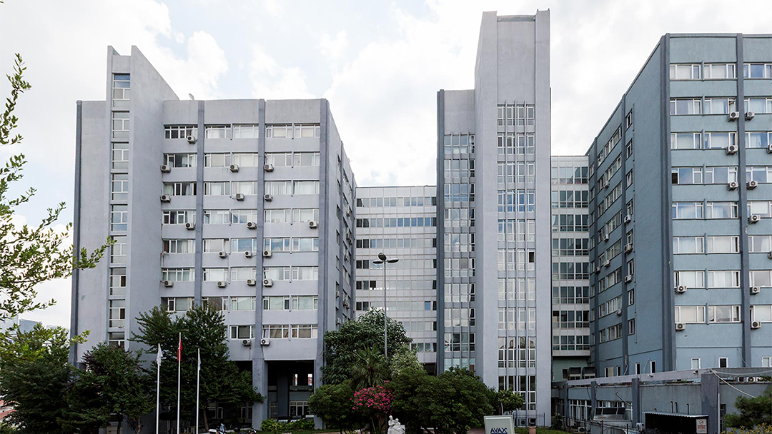 Şişli Hamidiye Saat Kulesi ve Şişli Etfal Hastanesi