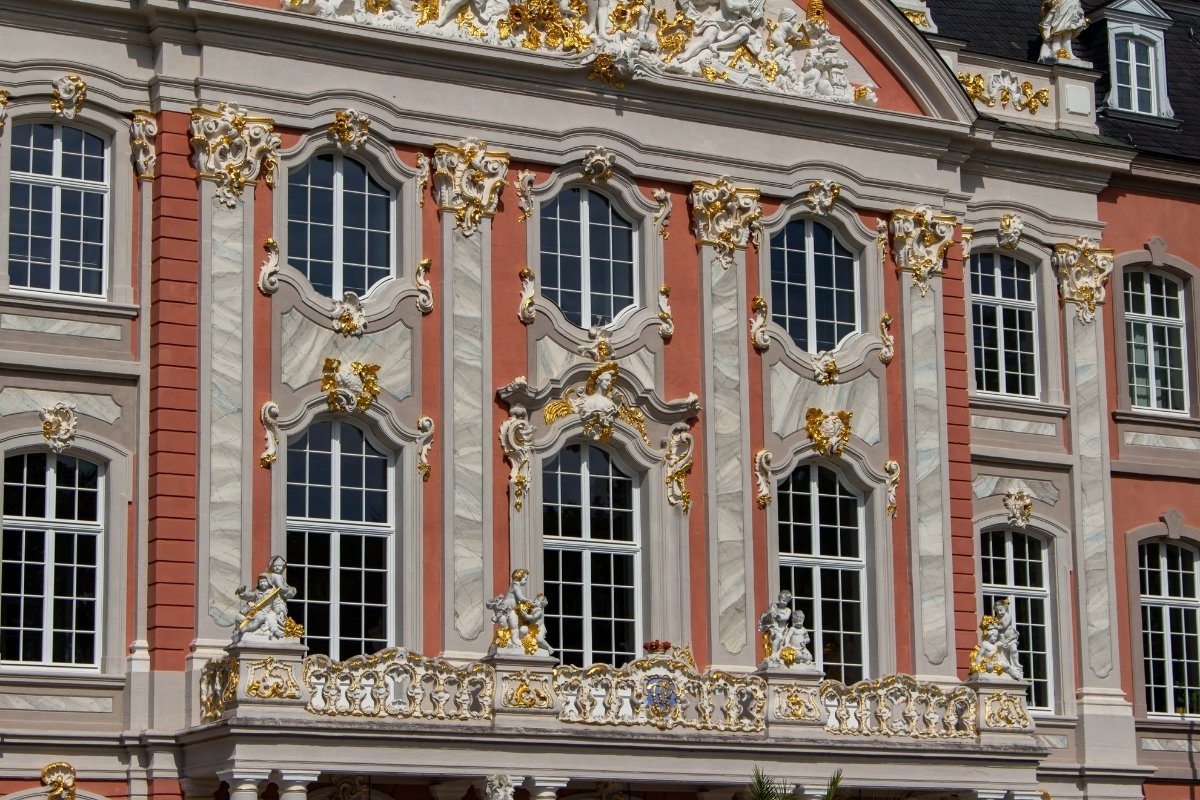 Kurfürstenpalais