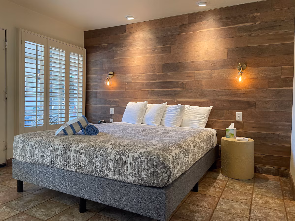 Desert Paradise Resort- Gay Men's Resort - LGBTQ+ destination
