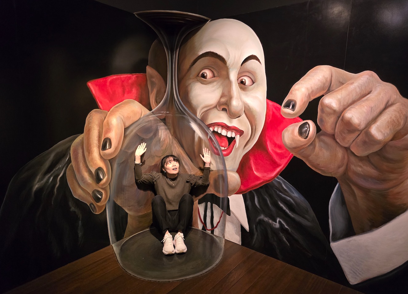 不可思議領事館 - 被吸血鬼困住的五朵小花