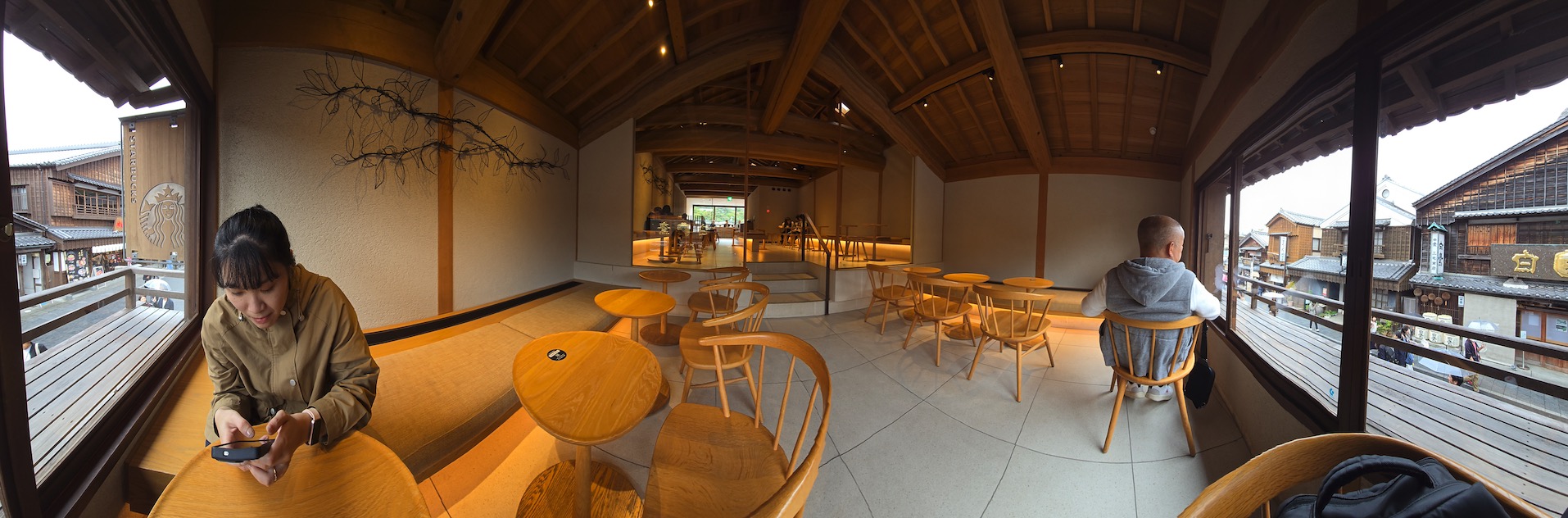 星巴克 伊勢內宮前店 - 與五朵小花在二樓休息