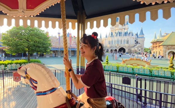 城堡旋轉木馬 - 五朵小花