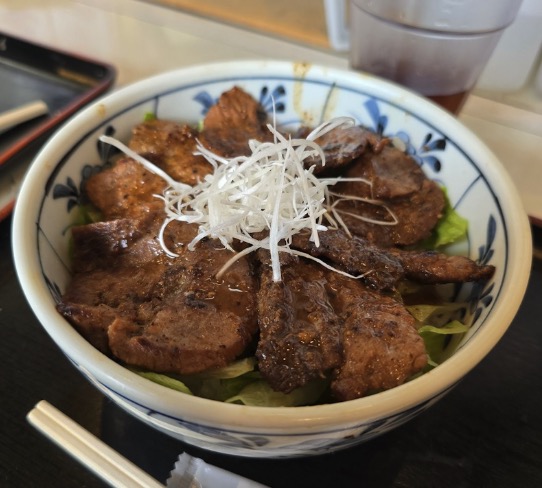 築地丼飯市場 - 鮪魚臉頰肉丼飯