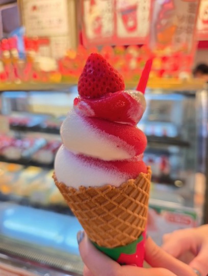 築地 そらつき - 草莓冰淇淋