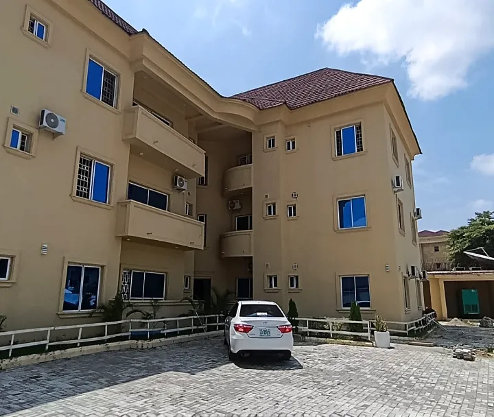 Unfurnished 3 bedroom flat