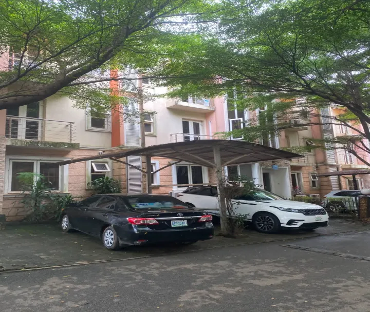 Four bedroom apartment