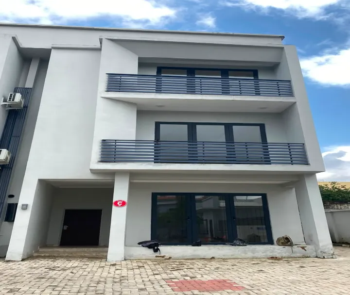 4 Bedroom Terrace