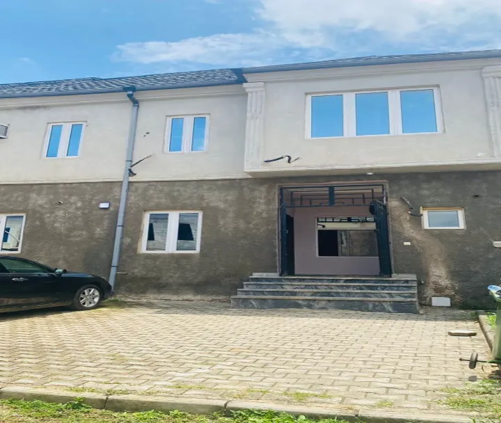 4-bedroom terrace 