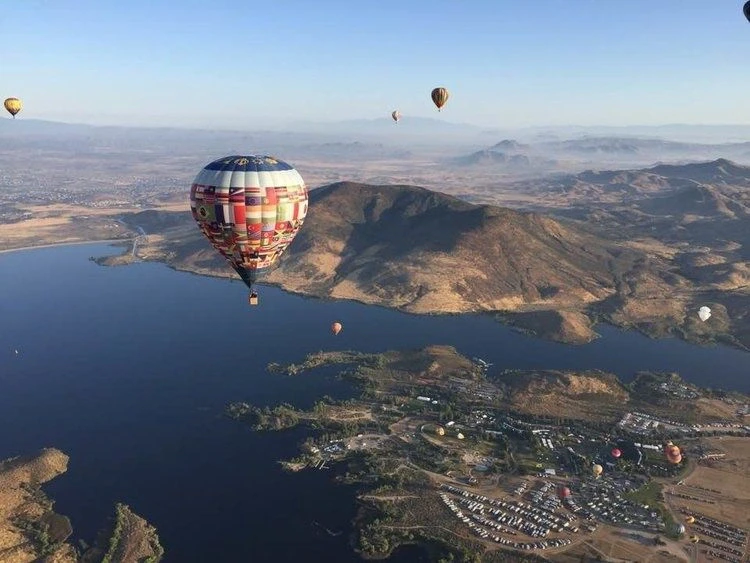 Romantic Private Sunrise Balloon Ride with Champagne Toast (Temecula)