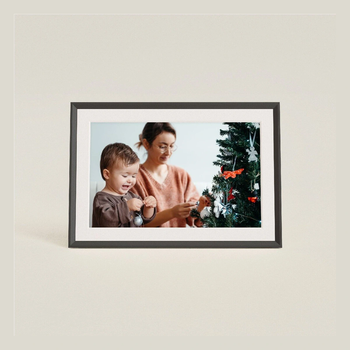 Aura Carver Mat 10" Digital Picture Frame