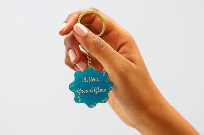 Customized Resin Keychain – Scalloped Glow Edition