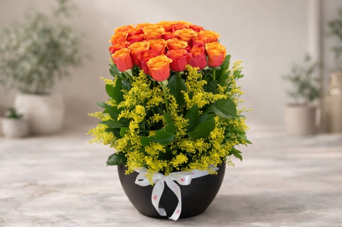 Sunset Roses Elegant Vase