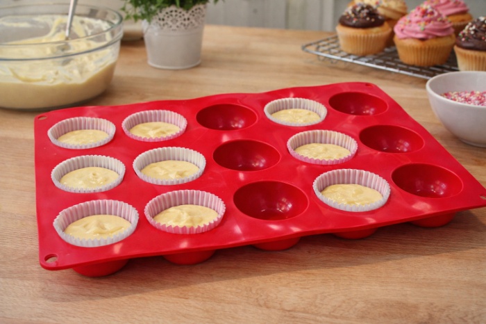 Silicone Baking Mold – 15 Cups