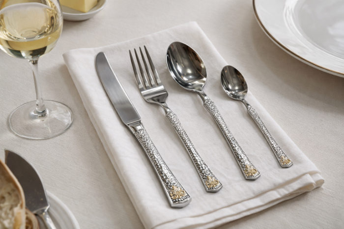 Elegant Hammered Handle Cutlery Set – 4 Pieces