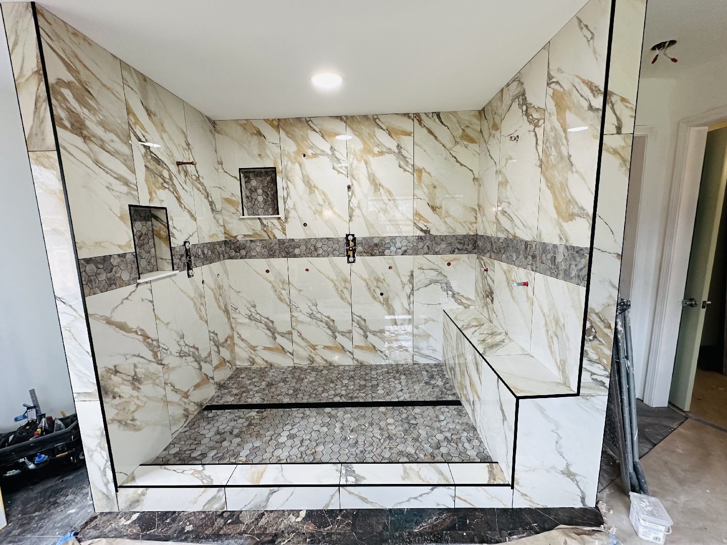bathroom remodeling — Eduardo Valencia