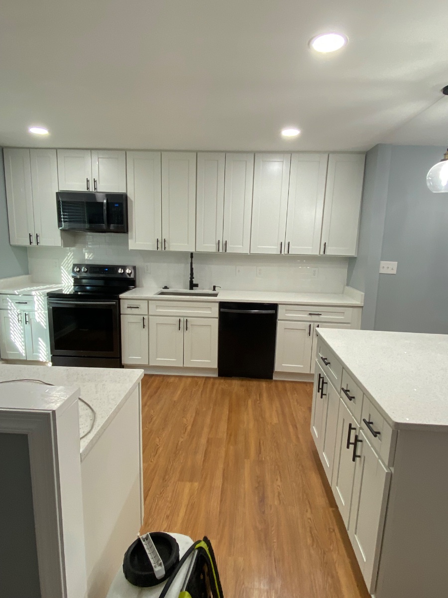 KITCHEN REMODELING / CABINET ASSEMBLY & INSTALLATION — Rigo Benitez