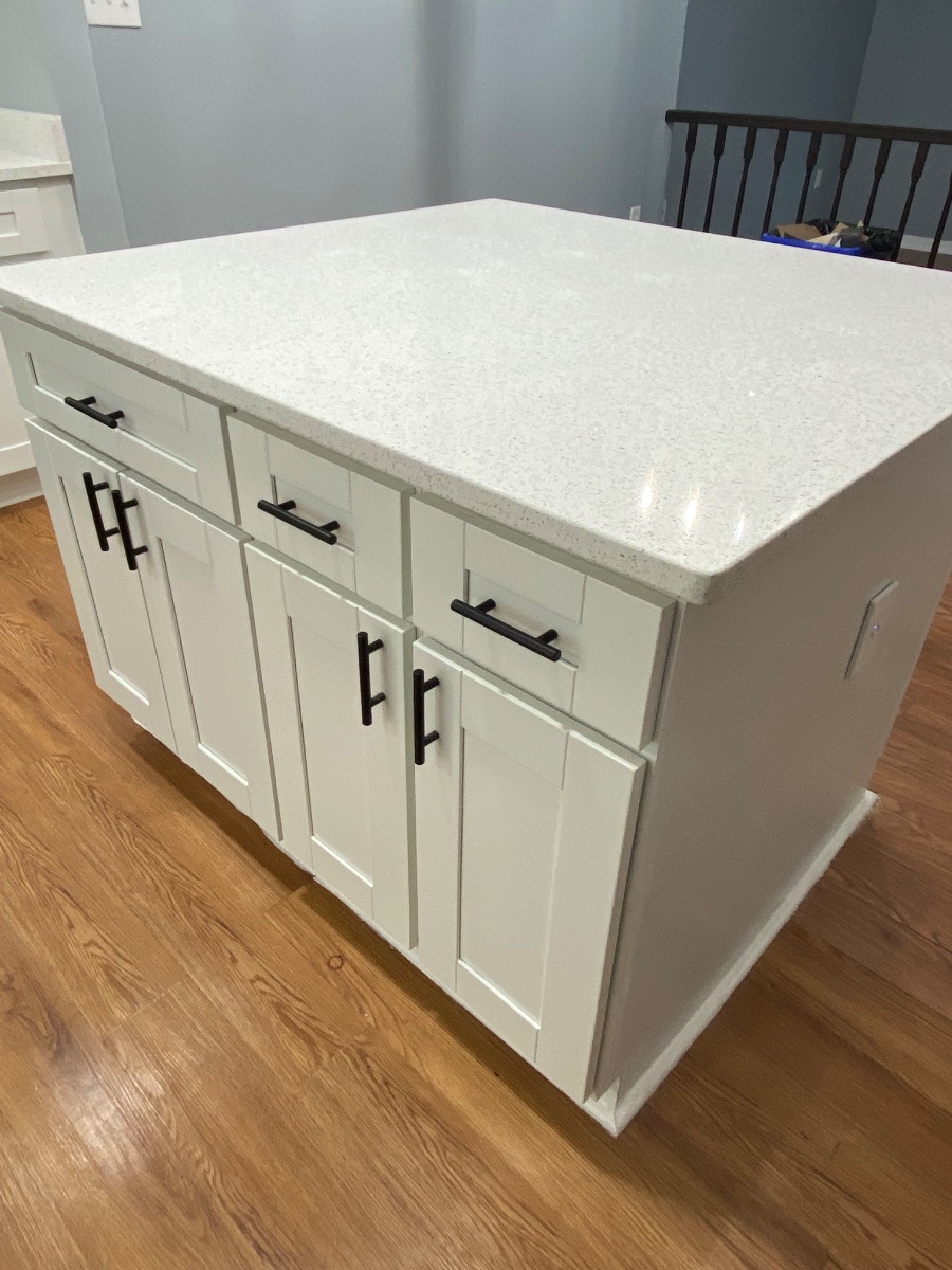KITCHEN REMODELING / CABINET ASSEMBLY & INSTALLATION — Rigo Benitez