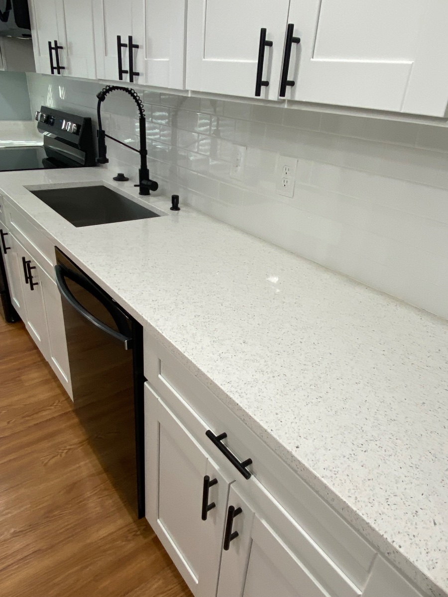 KITCHEN REMODELING / CABINET ASSEMBLY & INSTALLATION — Rigo Benitez