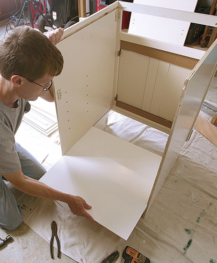 KITCHEN REMODELING / CABINET ASSEMBLY & INSTALLATION — Rigo Benitez