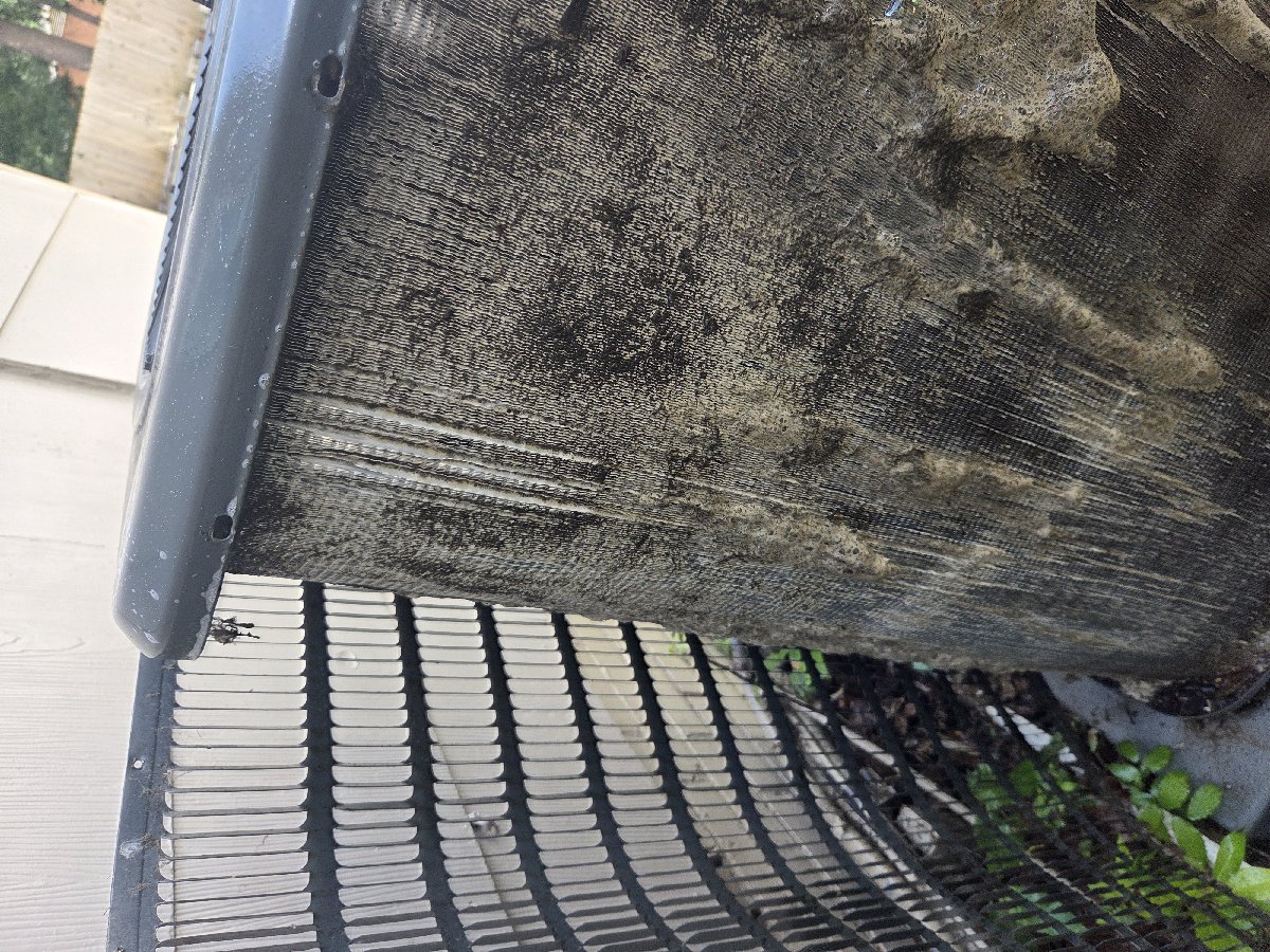 "Preventive maintenance and cleaning of outdoor condensing unit. — Santo