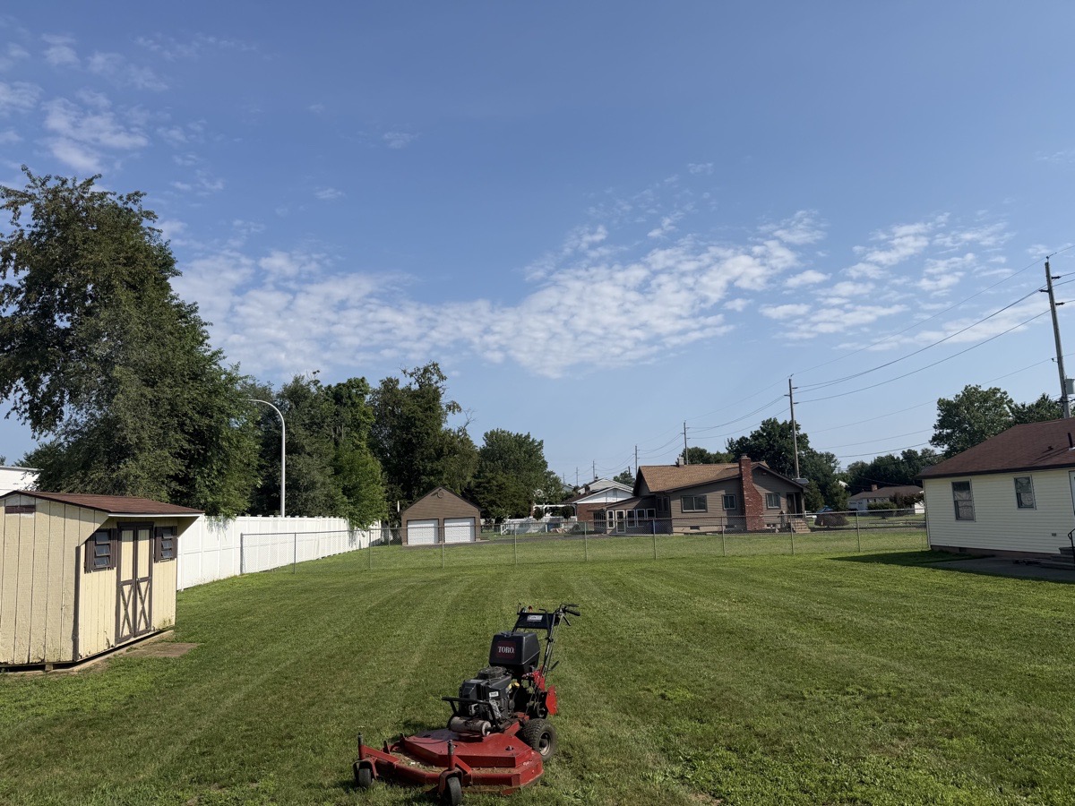 Landscaping in Burlington County, New Jersey, United States by Platinum Green — Platinum Green’s Yard work (3 of 16)