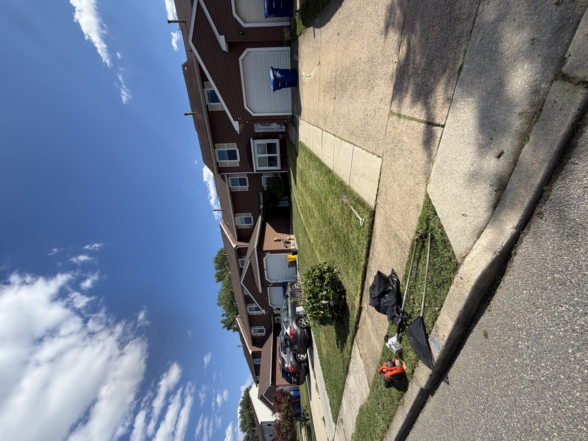 Landscaping in Burlington County, New Jersey, United States by Platinum Green — Platinum Green’s Yard work (9 of 16)