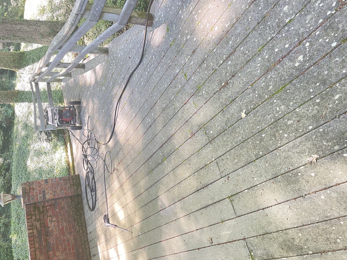 Pressure washing in Greer, SC by Saul Bustamante (4 of 5)