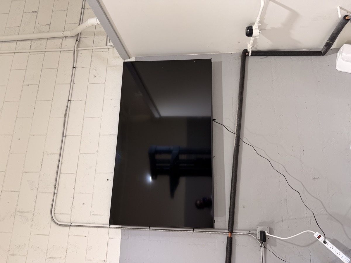TV Mounting — Dwayne Hewitt