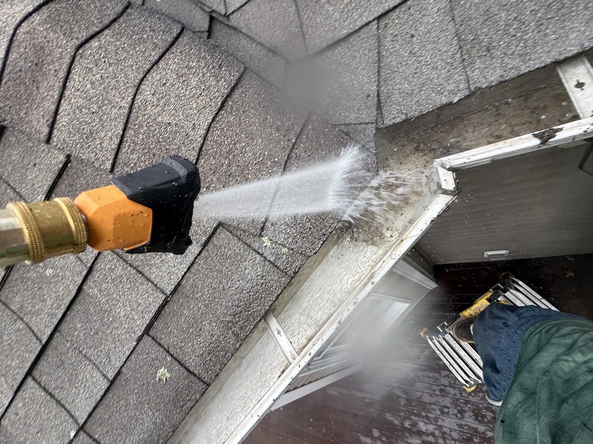 Exterior House Cleaning & Restoration — Ruvym Dobrovolskyi